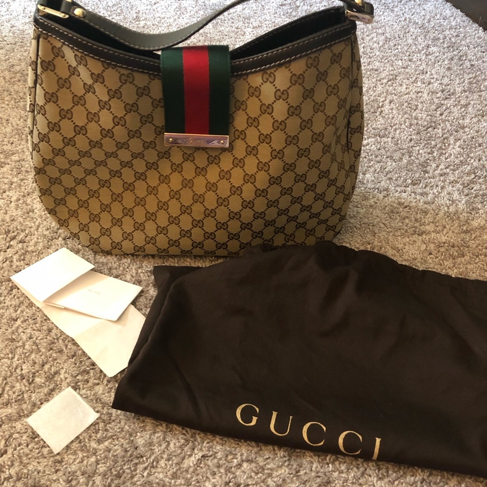 Stunning 💯Authentic Gucci Gabriel handbag. Limited time offer